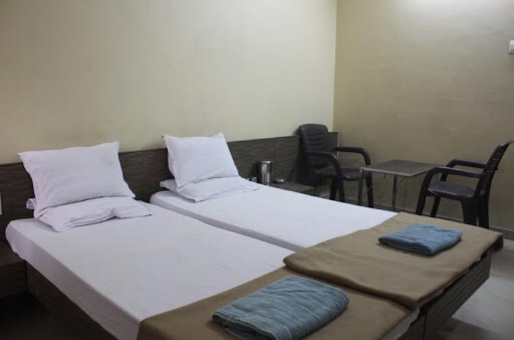 Hotel Vikas Palace Solapur Buitenkant foto